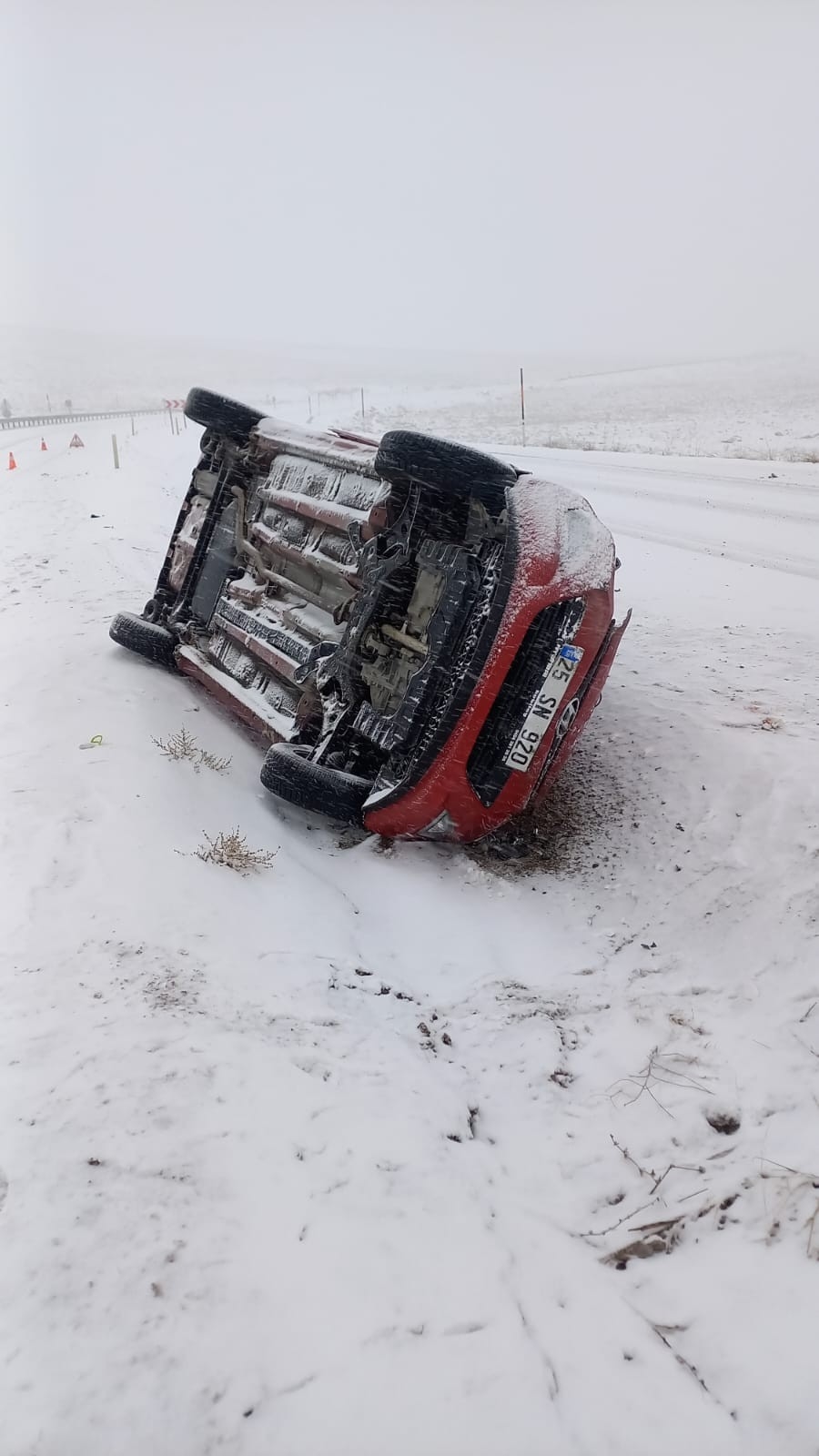  KAR YAĞIŞI KAZAYI BERABERİNDE GETİRDİ: 4 YARALI