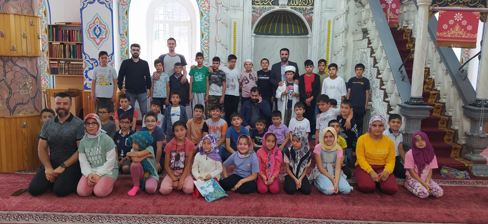 YAZ KUR’AN KURSLARIYLA CAMİLER VE KUR’AN KURSLARINDA GÜLLER AÇTI