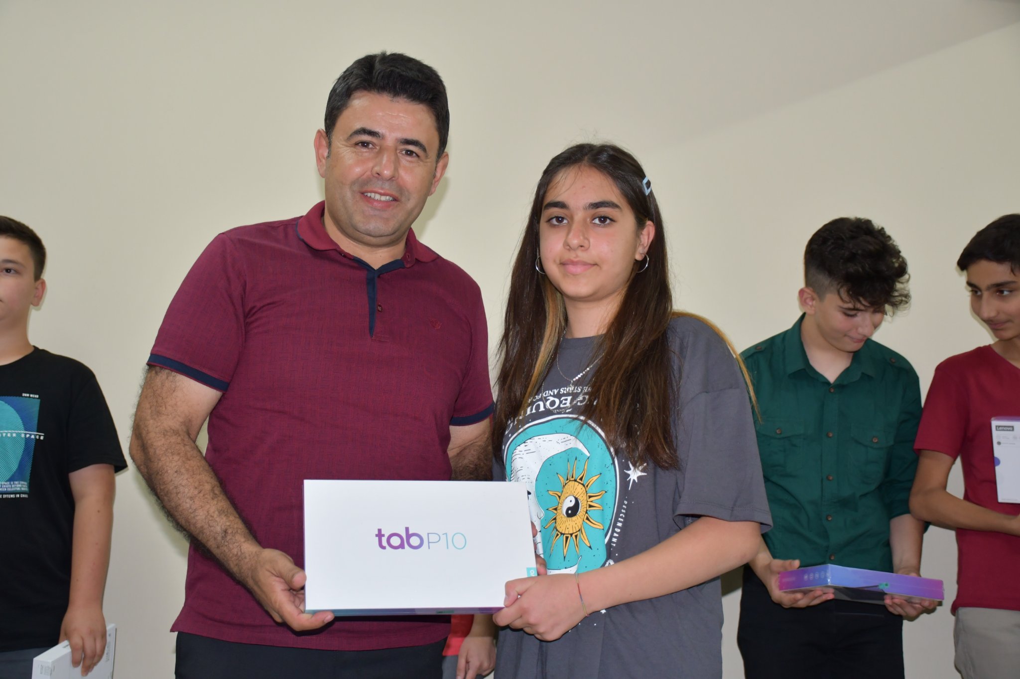 LGS’DE BAŞARI GÖSTEREN ÖĞRENCİLERE ÖDÜL VERİLDİ