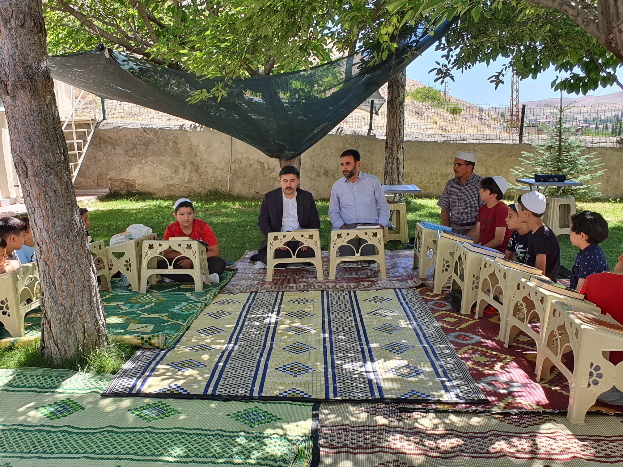 YAZ KUR’AN KURSLARIYLA CAMİLERDE GÜLLER AÇTI