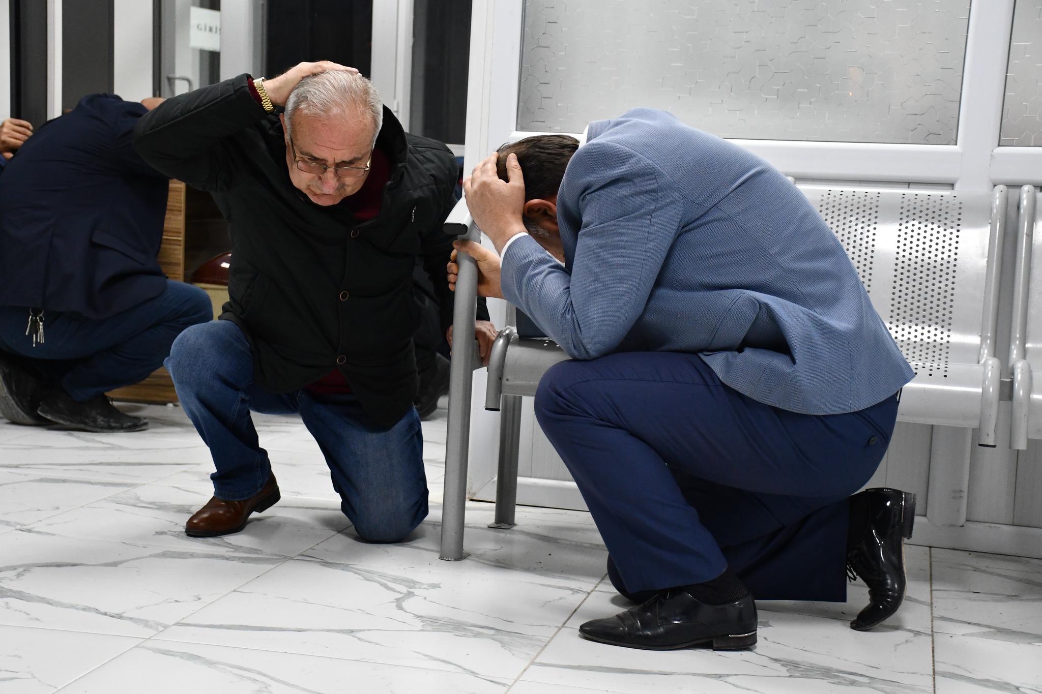 “ÇÖK, KAPAN, TUTUN” DEPREM TAKBİKATI YAPILDI