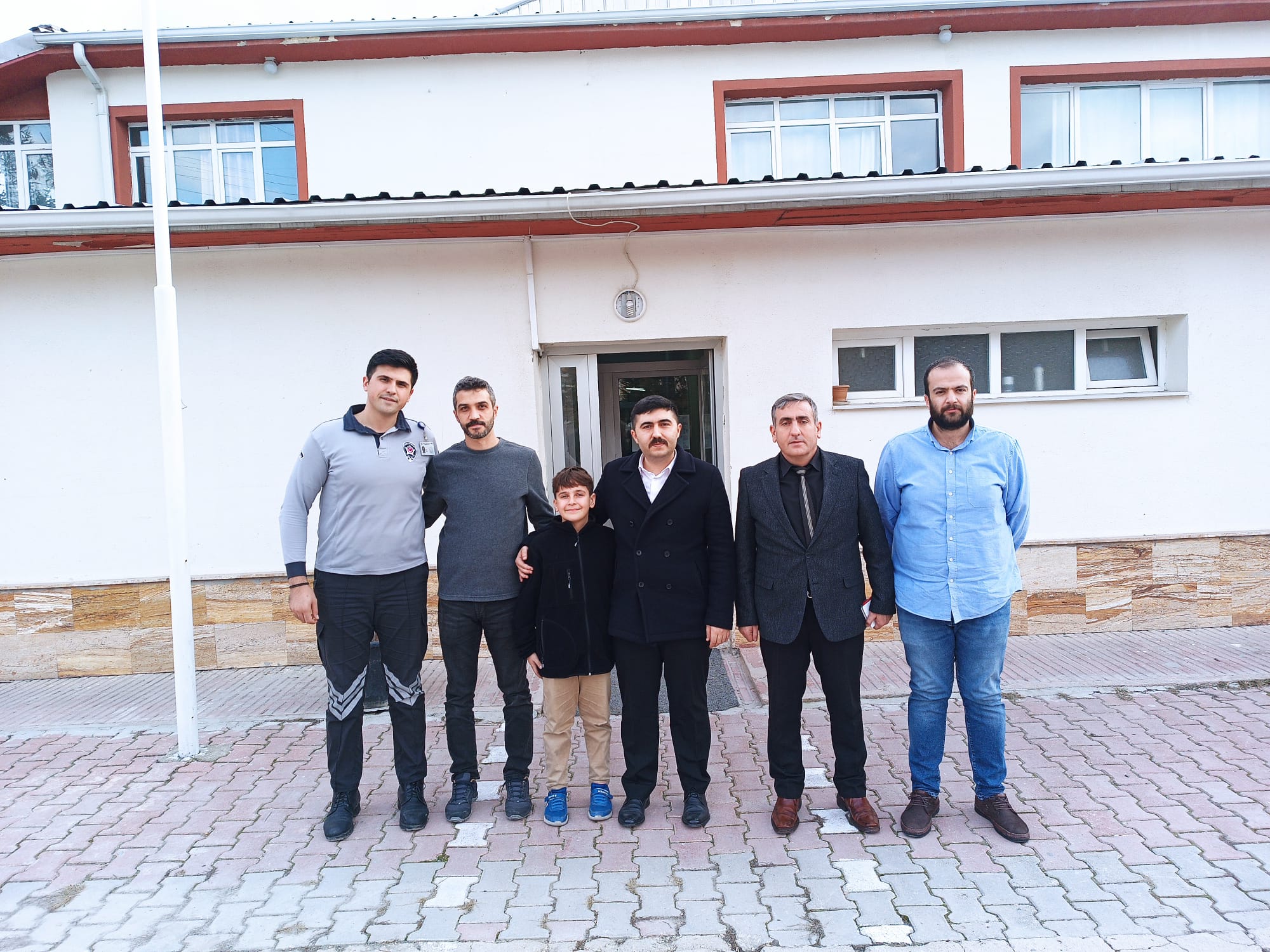 KAYAMAKAM YAZICI GÜRÜN GENÇLİK VE SPOR İLÇE MÜDÜRLÜĞÜ'NÜ ZİYARETTE BULUNDU
