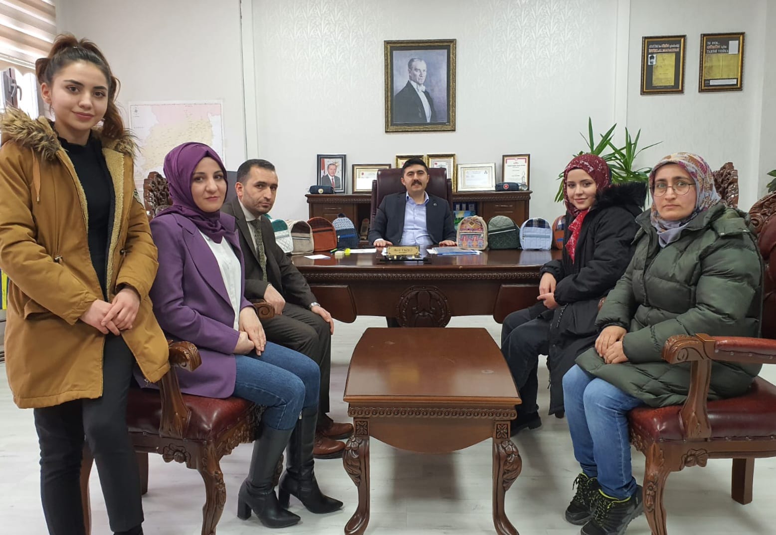“ATIK KUMAŞTAN KALEMLİĞE” PROJESİNE HAYAT VEREN KURSİYERLER, ÜRETİMLERİNE BİR YENİSİNİ DAHA EKLEDİ