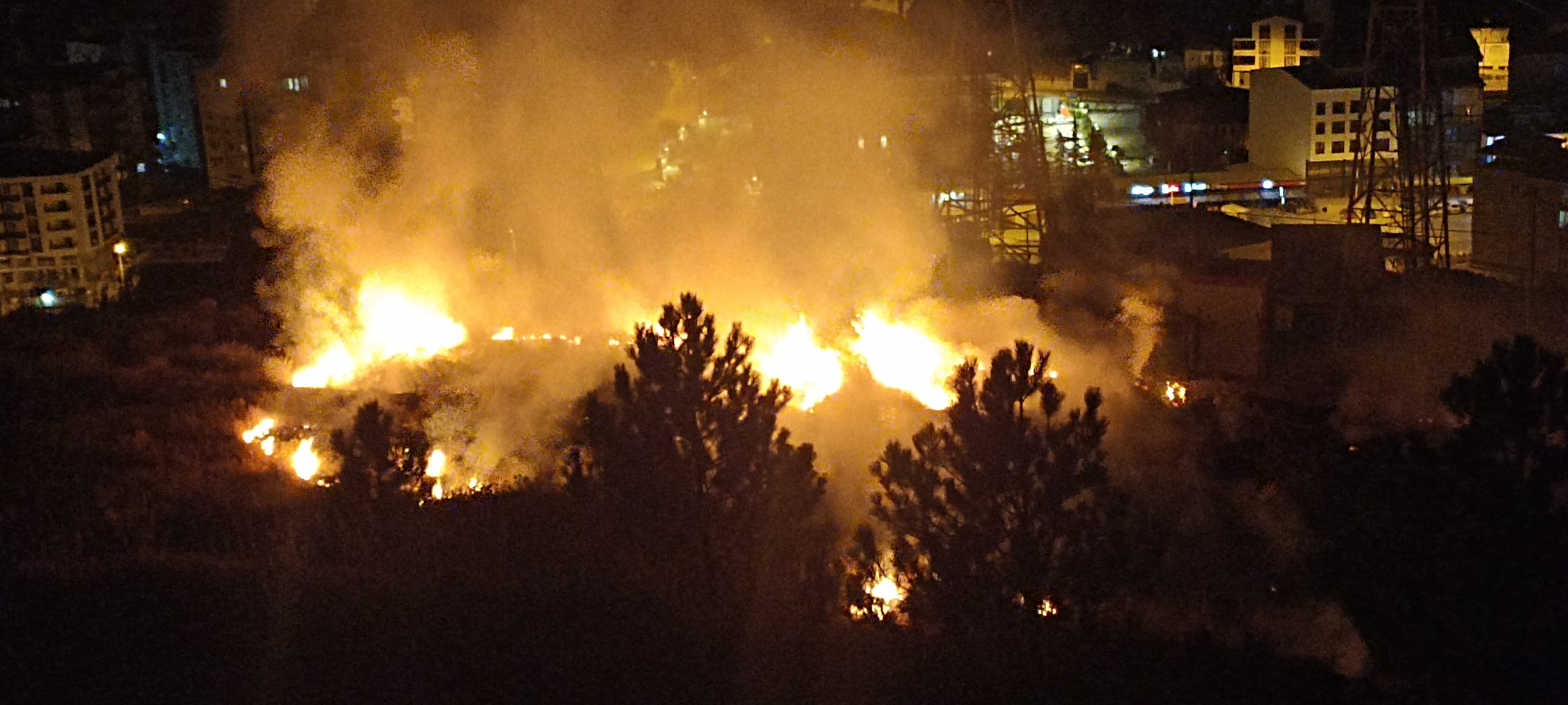 Gürün’de Bilinmeyen Sebeple Yangın Çıktı