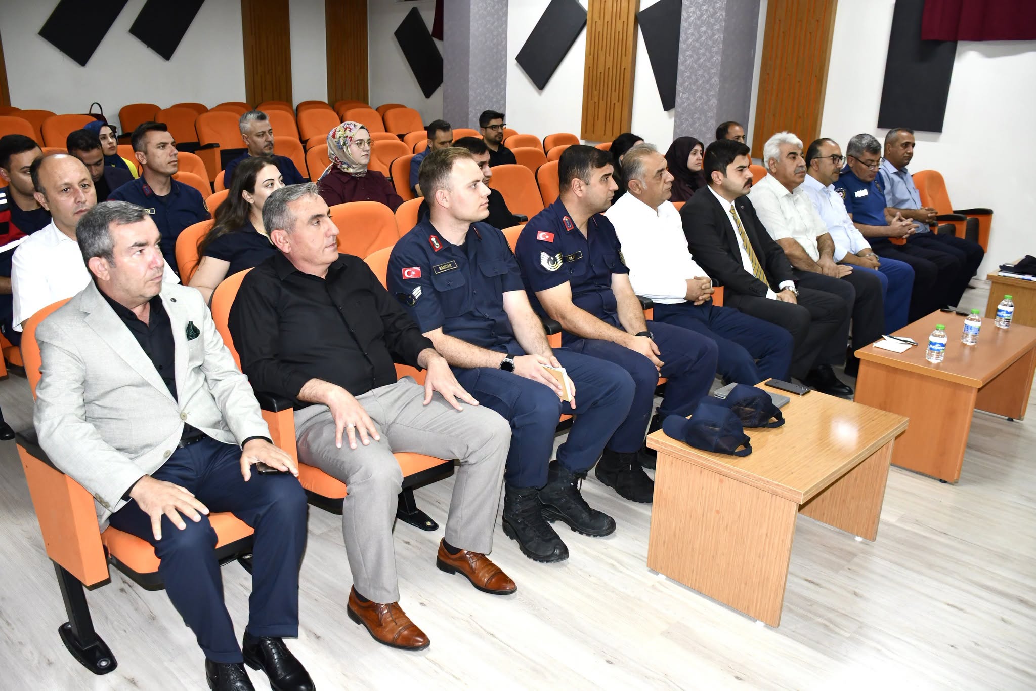 Belediye Başkanı Halk Eğitim ve Planlama Toplantısına Katıldı