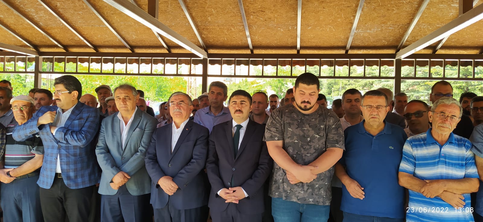 İSMET YILMAZ CENAZE TÖRENİNE KATILDI