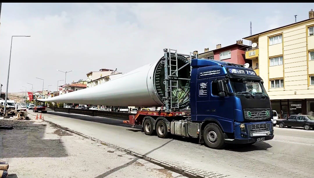 RÜZGAR GÜLÜ PERVANELERİ GÜRÜN’DEN GEÇTİ