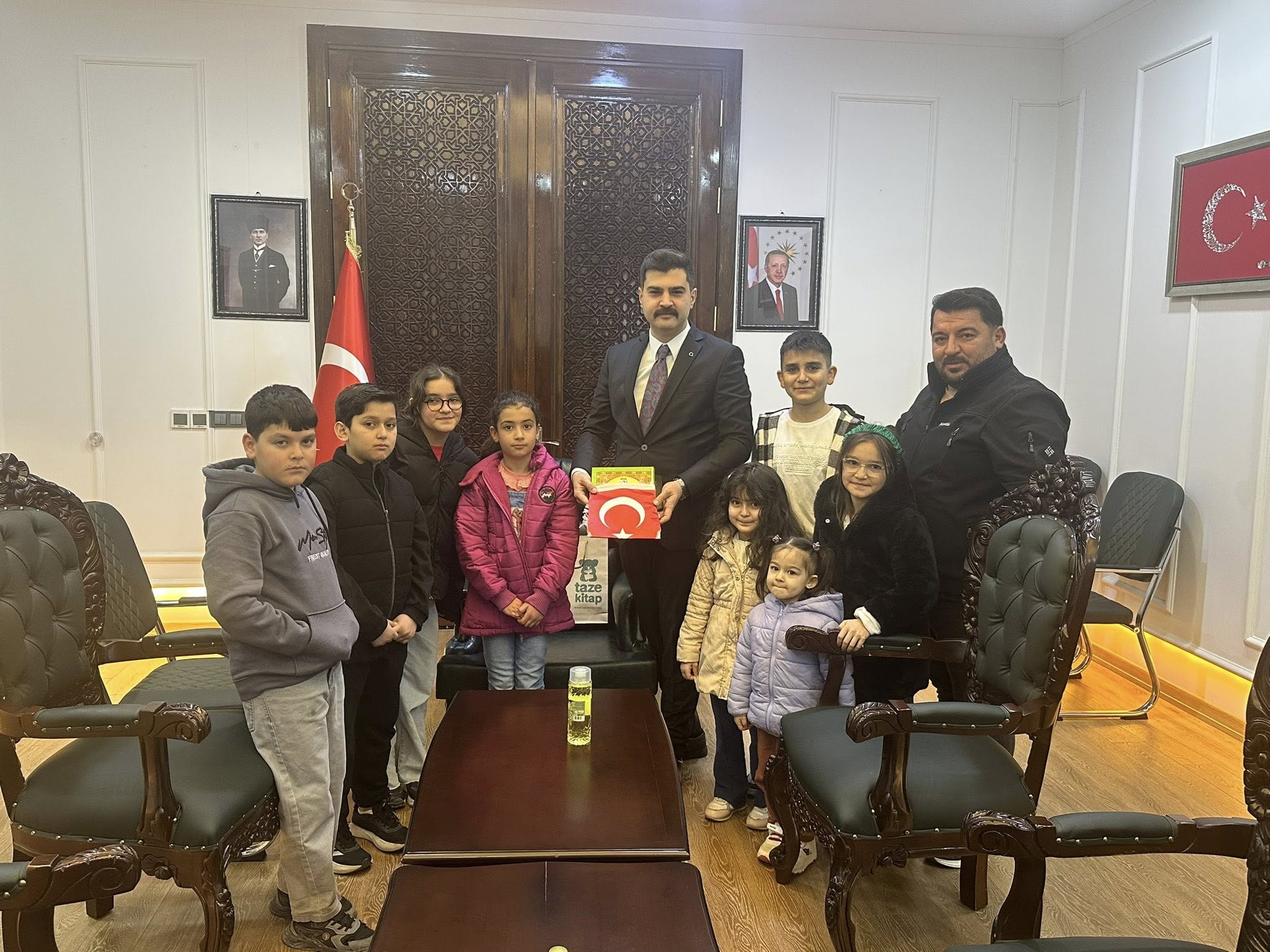 Minik Öğrencilerden Kaymakam Özkan’a Anlamlı Ziyaret