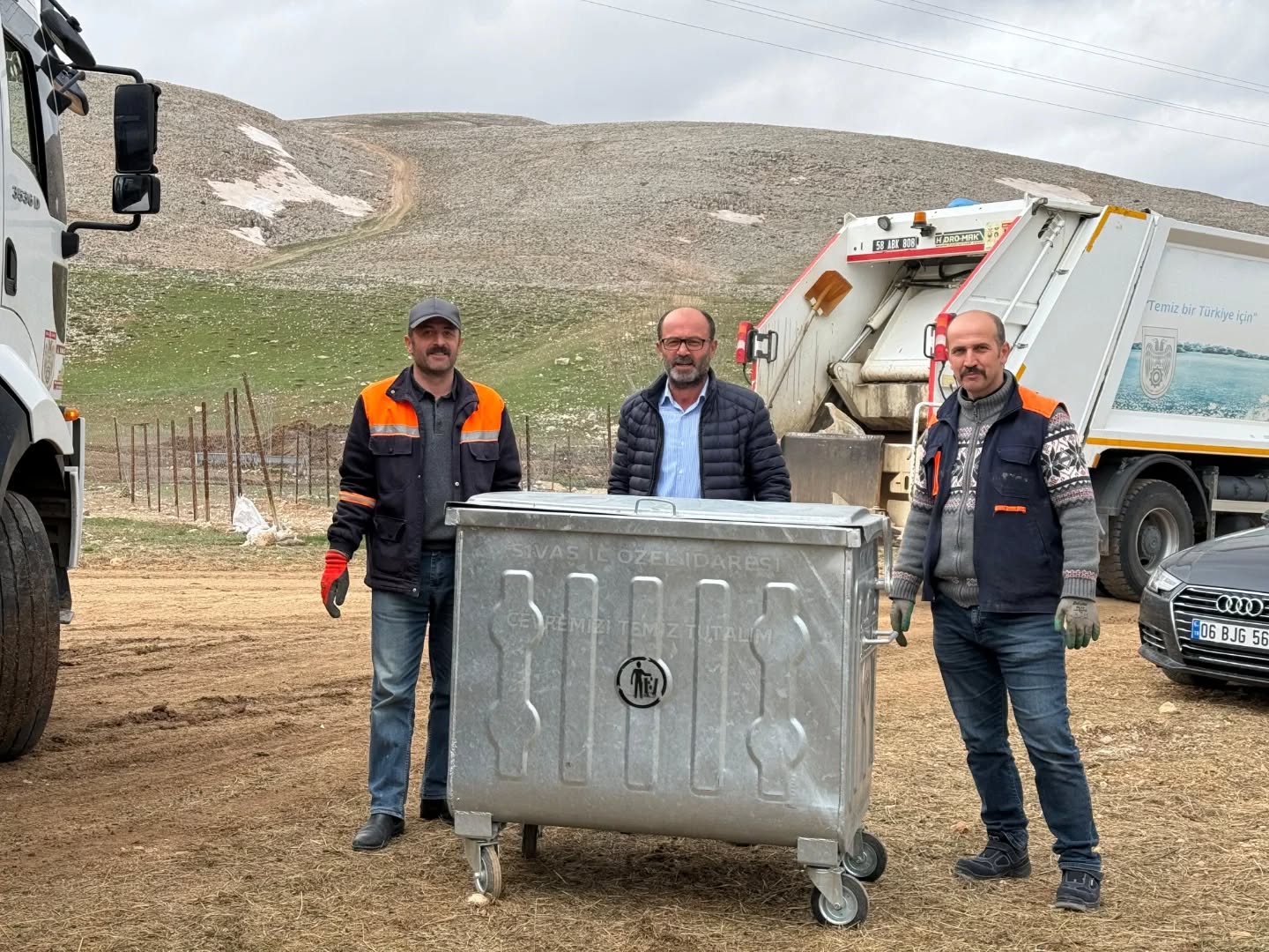 Gürün Köylerine 30 Adet Yeni Çöp Konteyneri Daha Kazandırdı