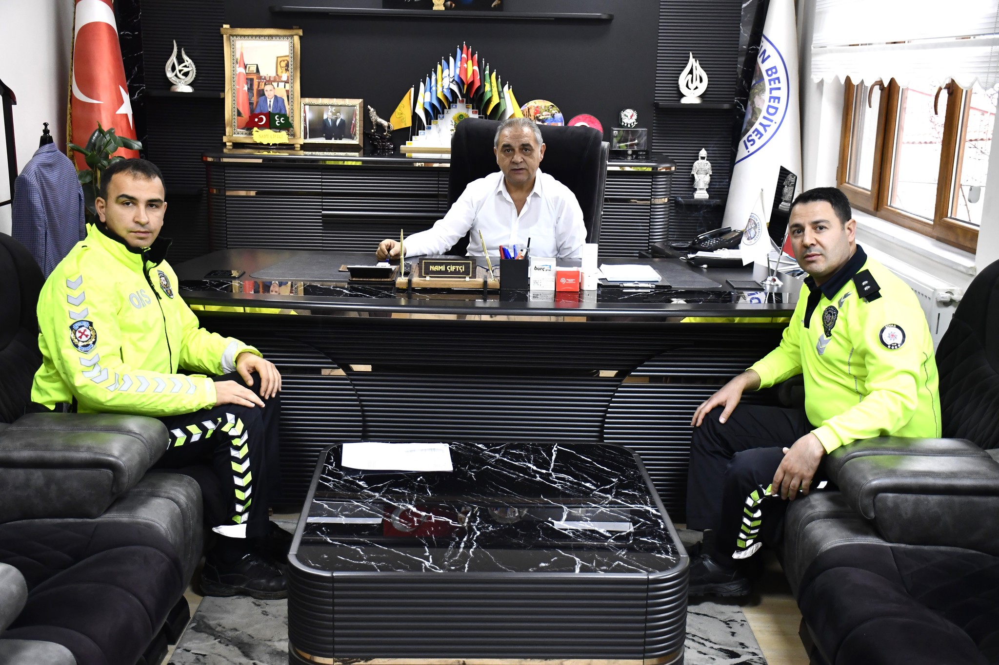 Gürün Bölge Trafik İstasyonu Amirleri Belediye Başkanını Ziyaret Etti