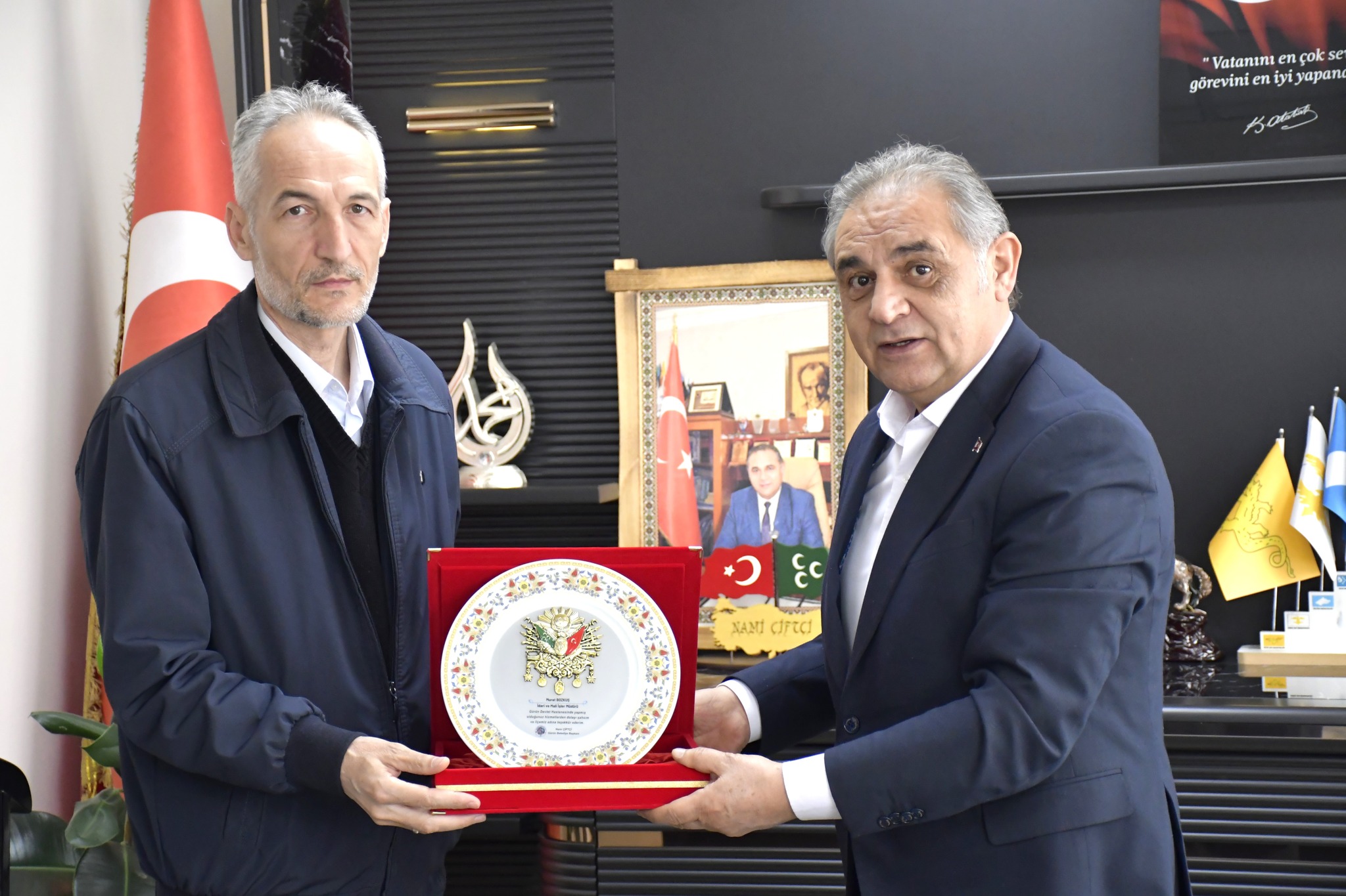 Başkan Çiftçi’den Bozkuş’a Teşekkür Plaketi