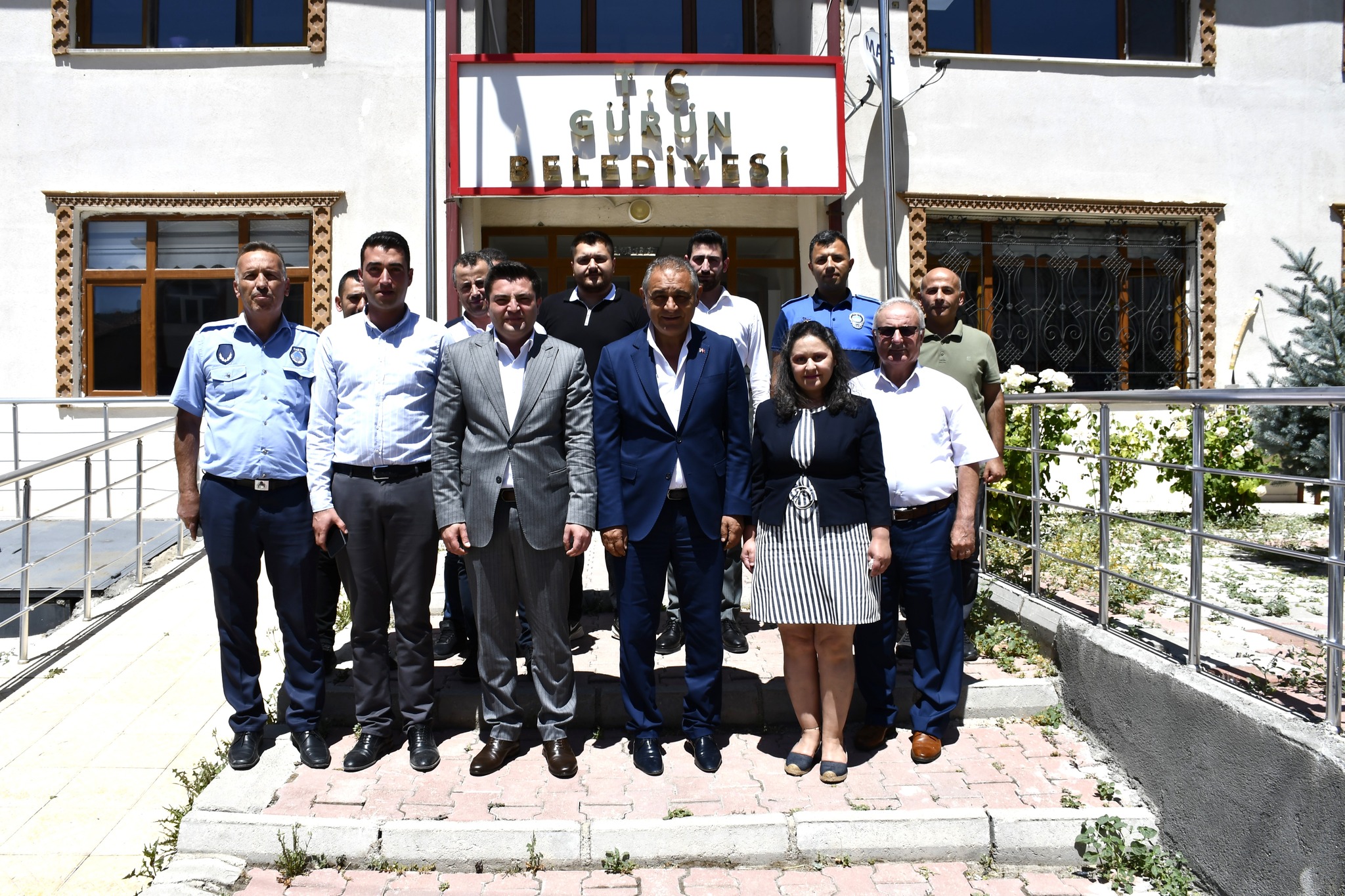 KAYMAKAM SARI’DAN BAŞKAN ÇİFTÇİ’YE VEDA ZİYARETİ
