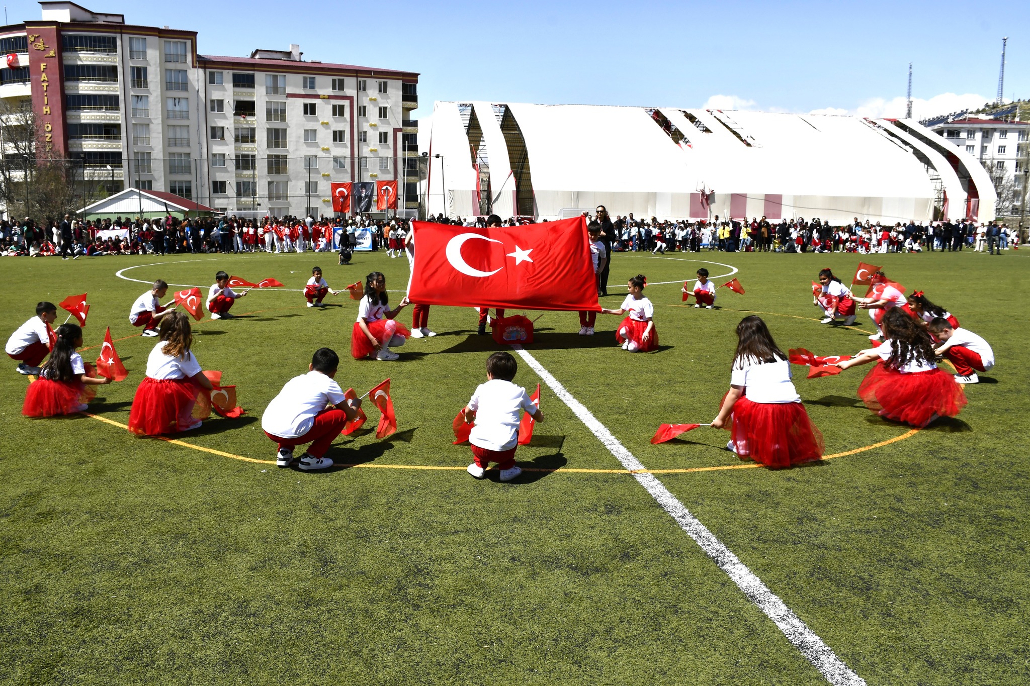 23 Nisan Ulusal Egemenlik ve Çocuk Bayramı Gürün’de Coşkuyla Kutlandı